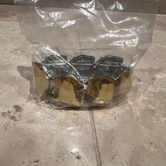 NWT Boutique Yellow Gemstone Bracelet - Picture 5 of 6